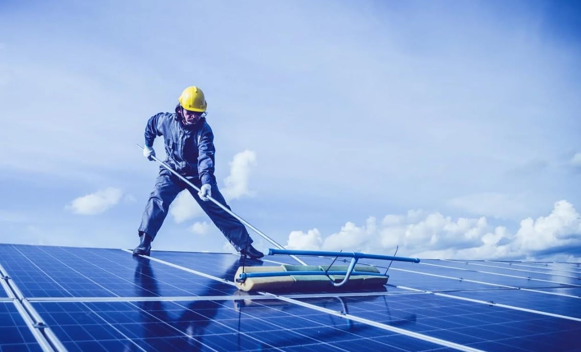 Zonnepanelen Schoonmaken